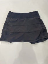 Load image into Gallery viewer, Lululemon pleated skort 4
