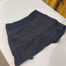 Load image into Gallery viewer, Lululemon pleated skort 4