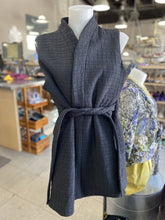 Load image into Gallery viewer, Lululemon long quilted vest 10