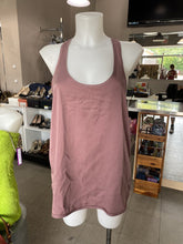 Load image into Gallery viewer, Lululemon flowy tank 10