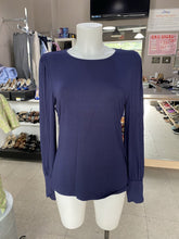 Load image into Gallery viewer, RW&CO puff sleeve top M