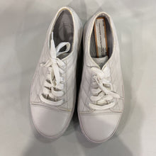 Load image into Gallery viewer, Rockport quilted leather sneakers 8
