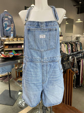 Load image into Gallery viewer, Levis denim jumper L