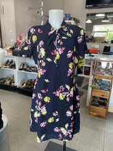 Load image into Gallery viewer, Banana Republic (outlet) floral dress 10P