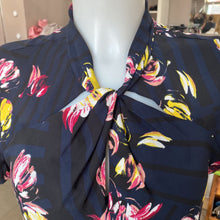Load image into Gallery viewer, Banana Republic (outlet) floral dress 10P