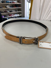 Load image into Gallery viewer, Vintage reversible belt L