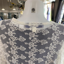 Load image into Gallery viewer, Blue Rain lace open top L