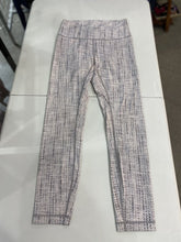 Load image into Gallery viewer, Lululemon yoga pants 6
