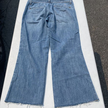Load image into Gallery viewer, Habitual Delusion cropped jeans 27