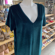 Load image into Gallery viewer, Smash + Tess velour jumper L