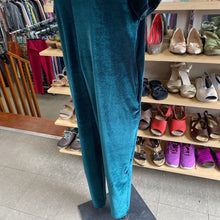 Load image into Gallery viewer, Smash + Tess velour jumper L