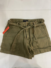 Load image into Gallery viewer, Banana Republic (outlet) shorts 6