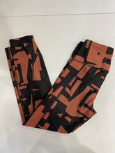 Load image into Gallery viewer, Under Armour yoga pants S