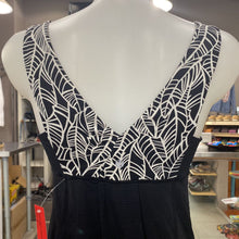 Load image into Gallery viewer, Lululemon flowy tank 8