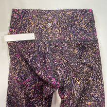Load image into Gallery viewer, Lululemon print leggings 6
