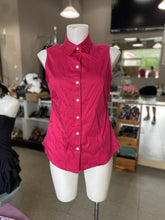 Load image into Gallery viewer, Banana Republic (outlet) sleeveless button up top 8