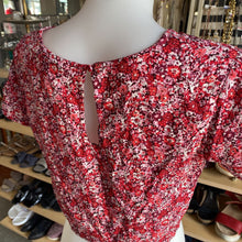 Load image into Gallery viewer, Twik/Simons floral crop top S