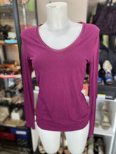 Load image into Gallery viewer, Banana Republic long sleeve t-shirt S