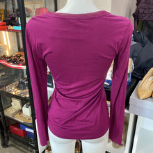 Load image into Gallery viewer, Banana Republic long sleeve t-shirt S