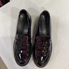 Load image into Gallery viewer, Aerosoles patent lug sole loafers 11