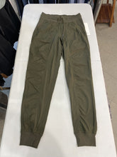 Load image into Gallery viewer, Lululemon Dance Studio MR Jogger 4 NWT
