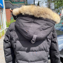 Load image into Gallery viewer, Company of Adventures by Moose Knuckles down coat M