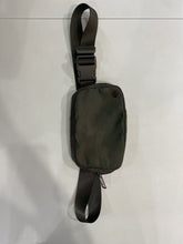 Load image into Gallery viewer, Lululemon Everywhere Belt Bag