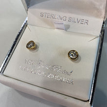 Load image into Gallery viewer, Crislu .925 gold plated CZ studs