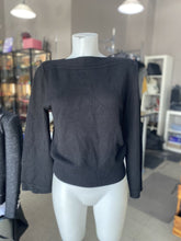 Load image into Gallery viewer, Uniqlo boat neck sweater M