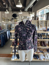 Load image into Gallery viewer, Lululemon sweater 8