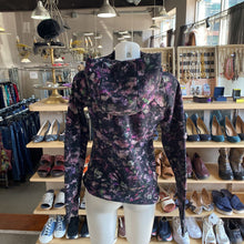 Load image into Gallery viewer, Lululemon sweater 8