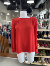 Load image into Gallery viewer, Ann Taylor flowy top S