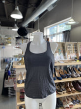 Load image into Gallery viewer, Lululemon tank w bra 2