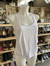 Load image into Gallery viewer, Gap fit loose tank top M