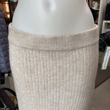 Load image into Gallery viewer, H&M wool blend ribbed skirt NWT M