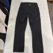 Load image into Gallery viewer, Lululemon cropped leggings 4