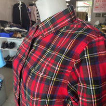 Load image into Gallery viewer, LL Bean plaid flannel button up M
