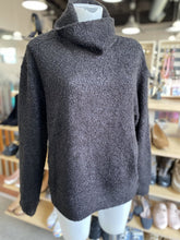 Load image into Gallery viewer, Ninety-Eight Weekender Turtleneck sweater NWT L