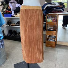 Load image into Gallery viewer, Dynamite pleated midi skirt S