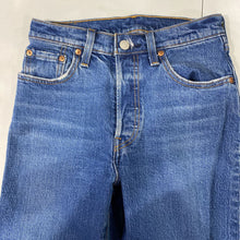 Load image into Gallery viewer, Levis 501 jeans 25