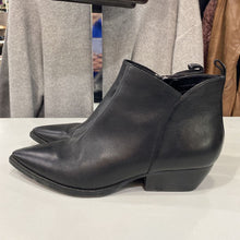 Load image into Gallery viewer, Marc Fisher booties 10