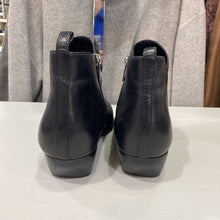 Load image into Gallery viewer, Marc Fisher booties 10