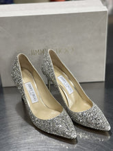 Load image into Gallery viewer, Jimmy Choo metallic pumps 37