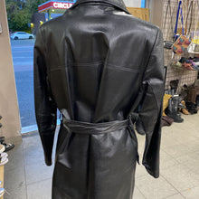 Load image into Gallery viewer, Danier vintage zip out liner coat M