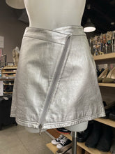 Load image into Gallery viewer, Wilsons Leather lined mini skirt 10