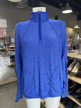 Load image into Gallery viewer, Lululemon 1/4 zip top 10