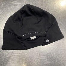 Load image into Gallery viewer, Lululemon lined beanie O/S