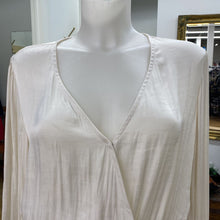 Load image into Gallery viewer, Gap Wrap top XL NWT