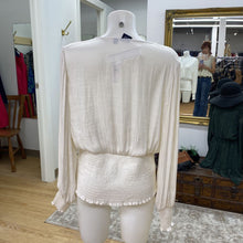 Load image into Gallery viewer, Gap Wrap top XL NWT