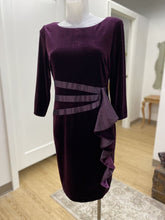 Load image into Gallery viewer, Laura satin trim velour dress 10P